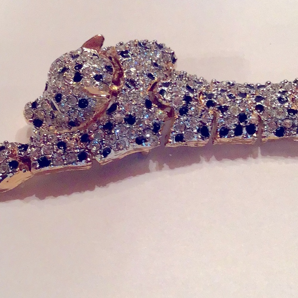New Motion Jaguar! Gold tone with Clear & Black Stones - Picture 5 of 5